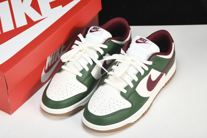 Nike SB Dunk Low "Gorge Green"  FB7160-161