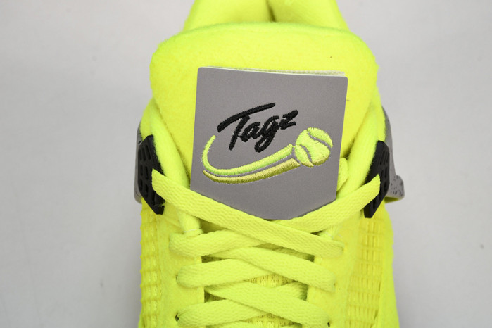 AIR JORDAN 4 RETRO SP  DV6773-700