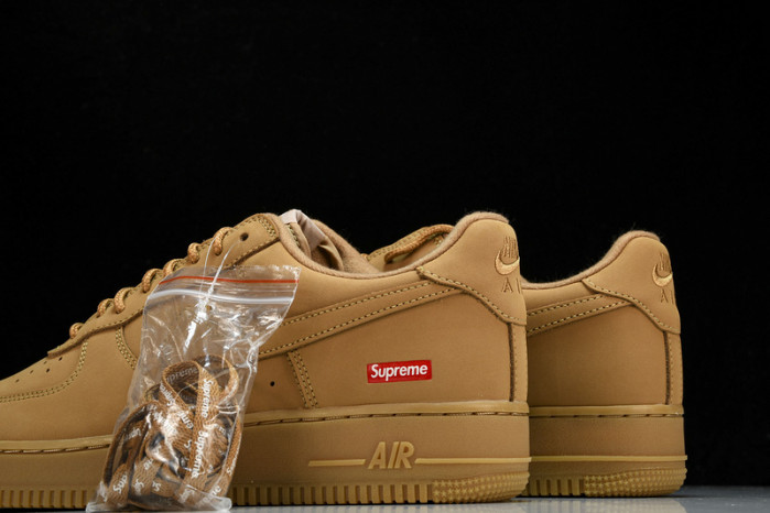Svp*me x nike air force 1  “flax” dn1555-200