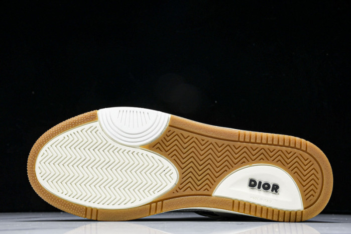 D10R B27 High Top Sneaker 10804