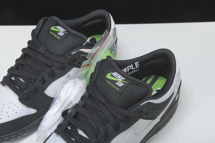 Nike SB Dunk Low Staple Panda Pigeon BV1310-013
