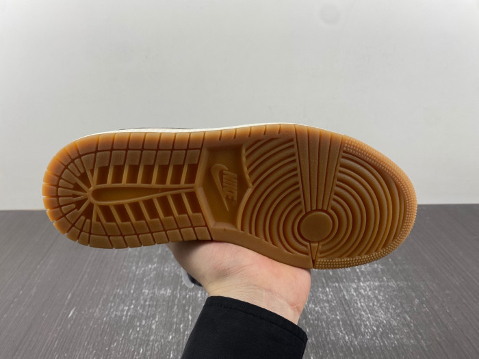 Travis Scott x Air Jordan 1 Low DZ4137-700-6175