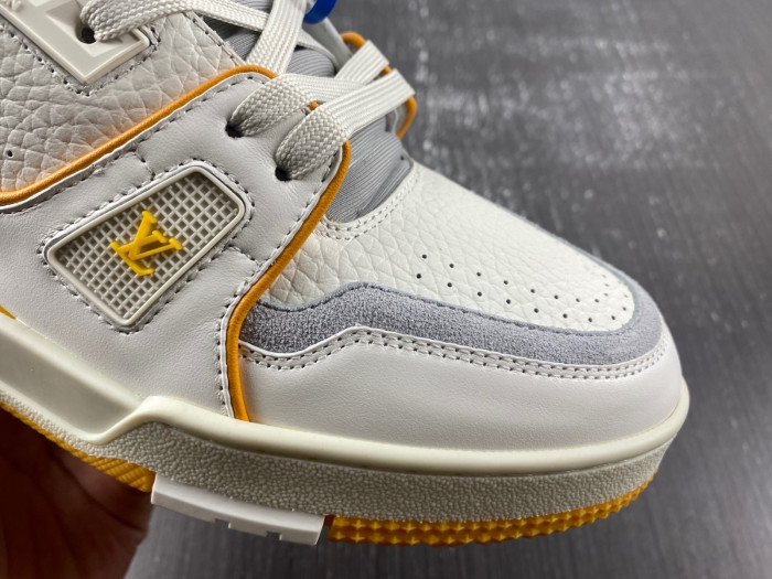 LV SNEAKER LOW   12111