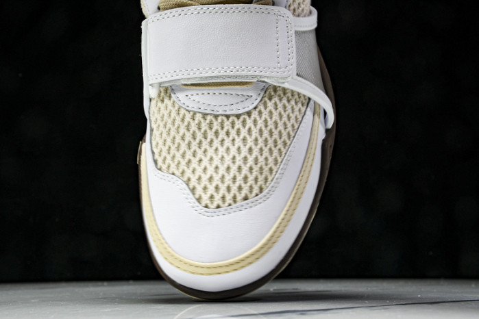 Travis Scott x Nike Zoom Field Jaxx "Light Chocolate" HQ3073-100