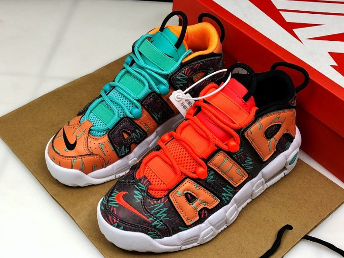 NIKE AIR MORE UPTEMPO “WHAT THE 90S” AT3408-800