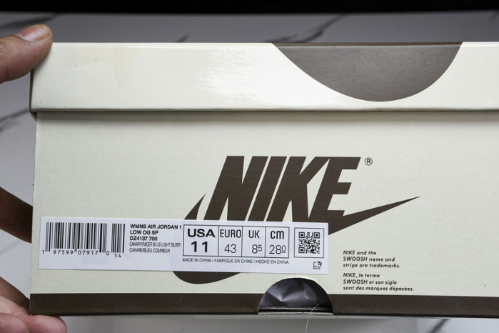 Travis Scott x Air Jordan 1 Low DZ4137-700