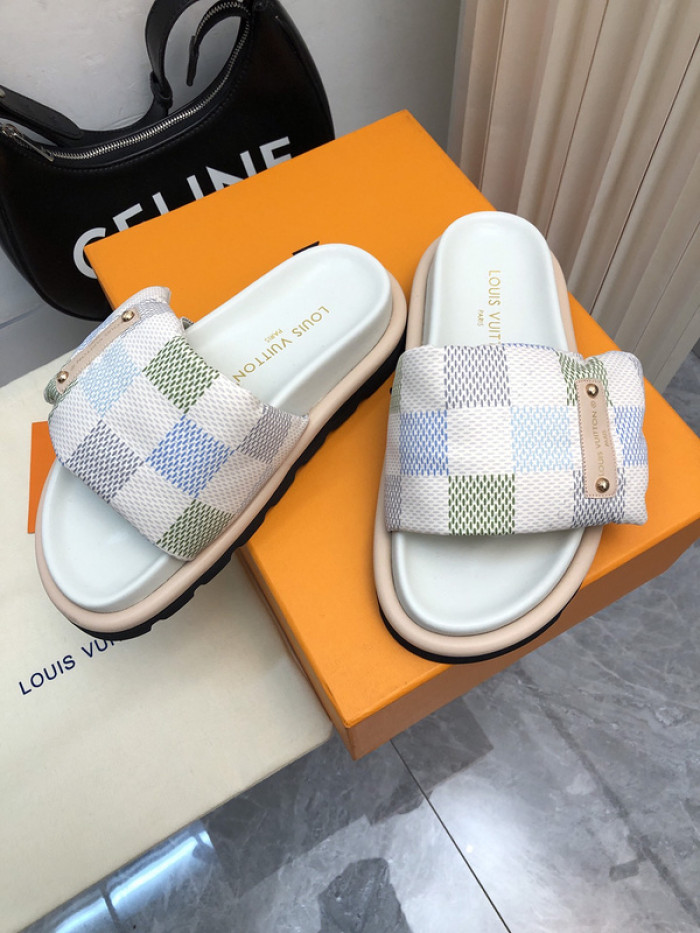 LV SLIPPERS