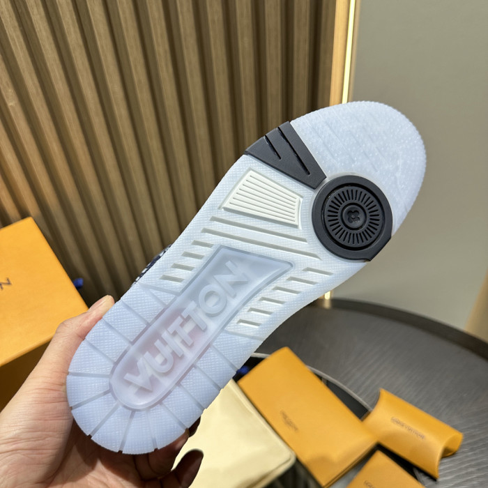 LV SNEAKER TRAINER FOR-LV426