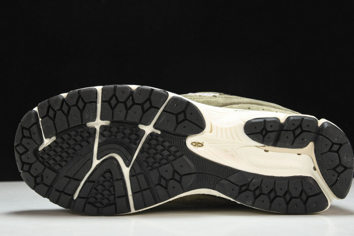 new Ba1an*e yeeshoes  m2002rhn