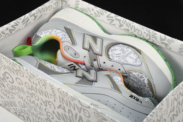 new Ba1an*e yeeshoes   ml2002rgd