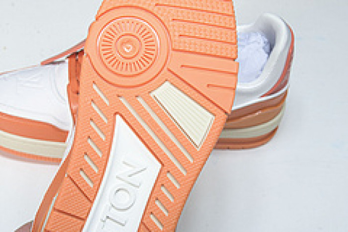 LV SNEAKER LOW YEE-005