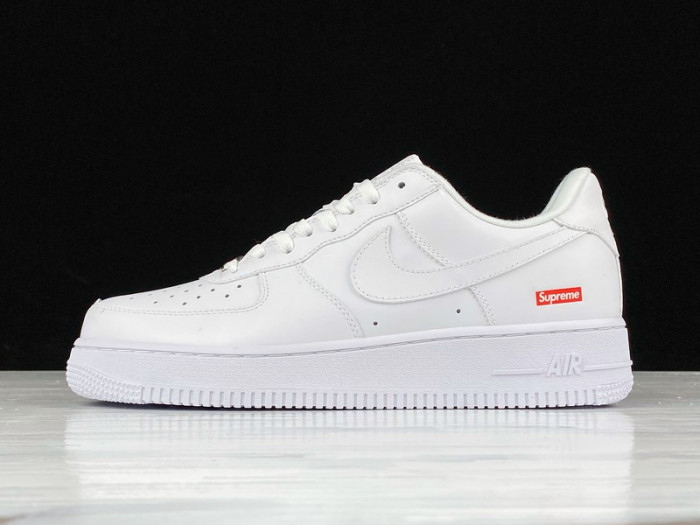Svp*me x nike air force 1 cu9225-100