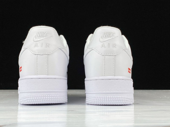 Svp*me x nike air force 1 cu9225-100