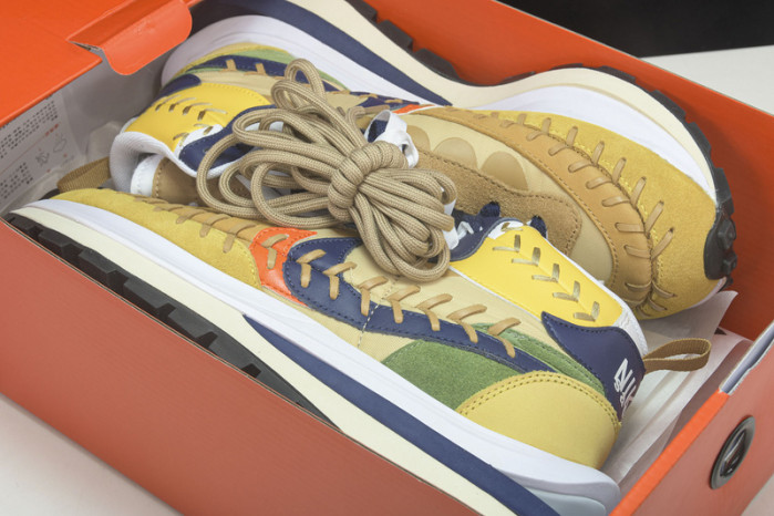 Sacai x Jean Paul Gaultier x Nk VaporWaffle DH9186-200