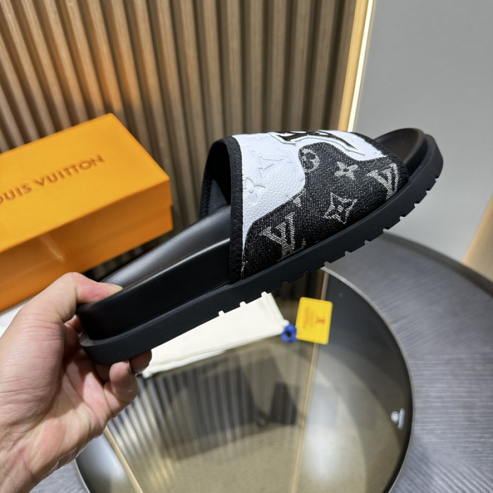 LV SLIPPERS