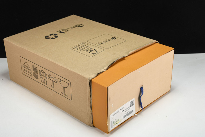 LV SNEAKER LOW YEE-013