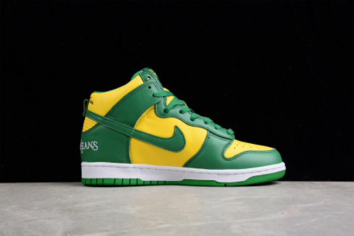 Svp*me x nike sb dunk high dn3741-700