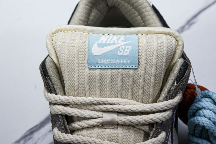 DUNK LOW  “Big Money Savings”  FZ3129