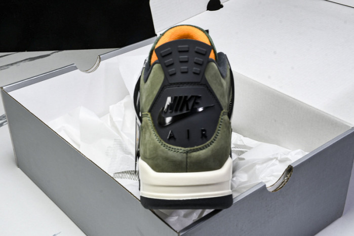 UNDEFEATED x Air Jordan 4 OG IB1519-200