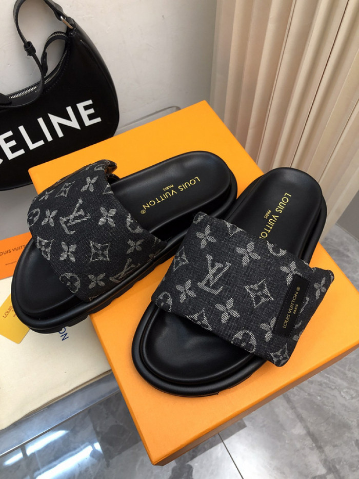 LV SLIPPERS