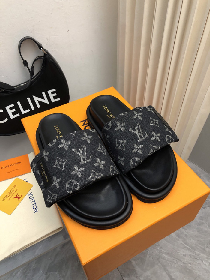 LV SLIPPERS