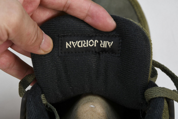 Air Jordan 4 Craft “Medium Olive”  FB9927-200