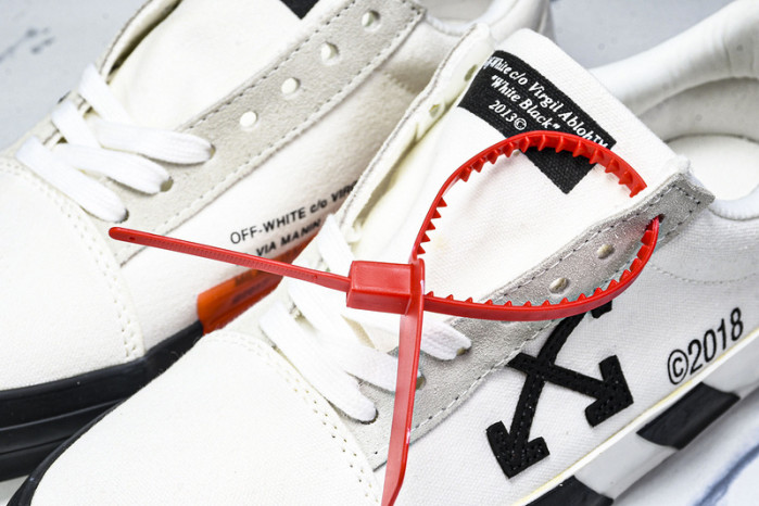 OF X  c/o Virgil Abloh Vulc Low Top 070901
