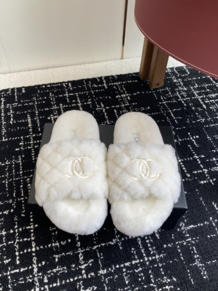 CH*NEL SLIPPERS