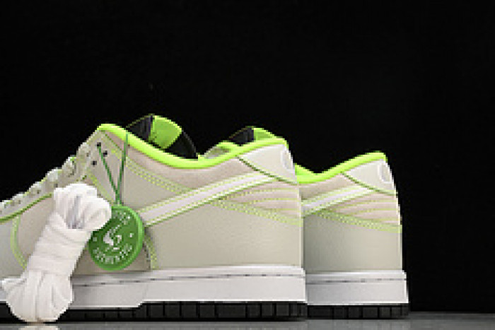 Nike Dunk Low “University of Oregon PE” FQ7260-001