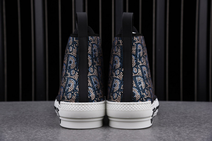 D10R B23 Oblique High Top Sneaker