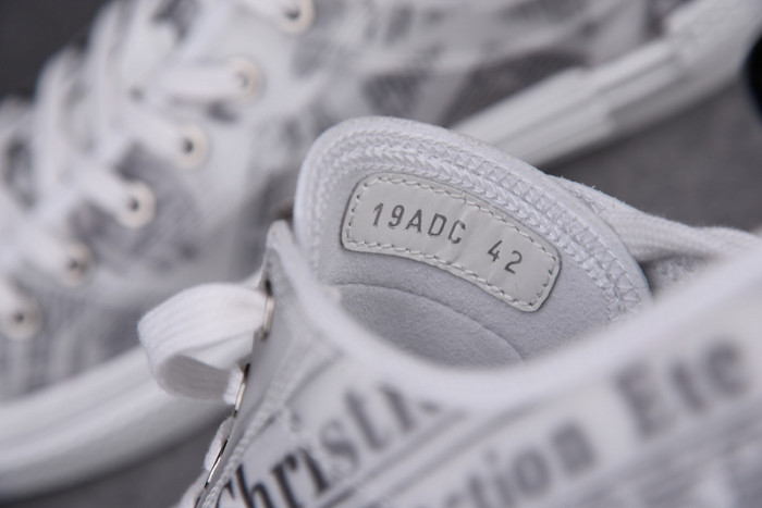 D10R B23 Sneakers Low Top