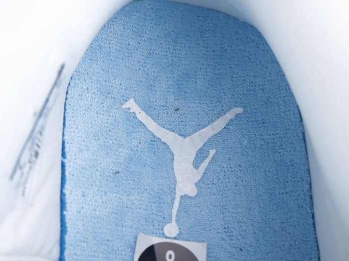 Jordan 11 Retro Low University Blue  528896-106
