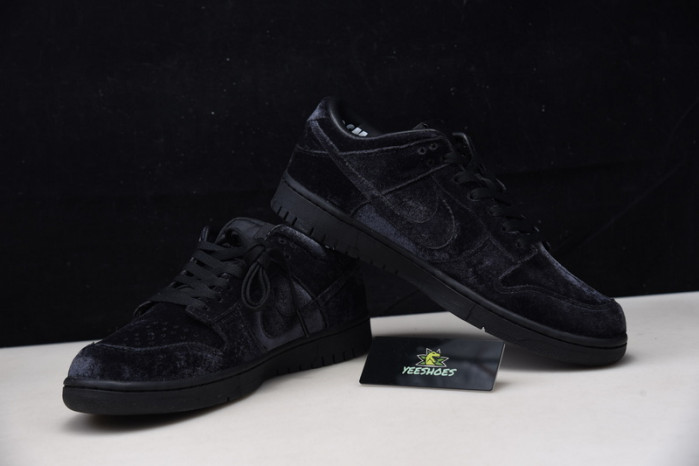 DOVER STREET MARKET X NIKE DUNK LOW TRIPLE BLACK DH2686-002