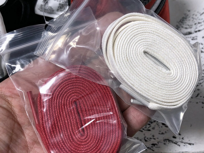 Jordan 1 Retro High Satin Black Toe (W) CD0461-016