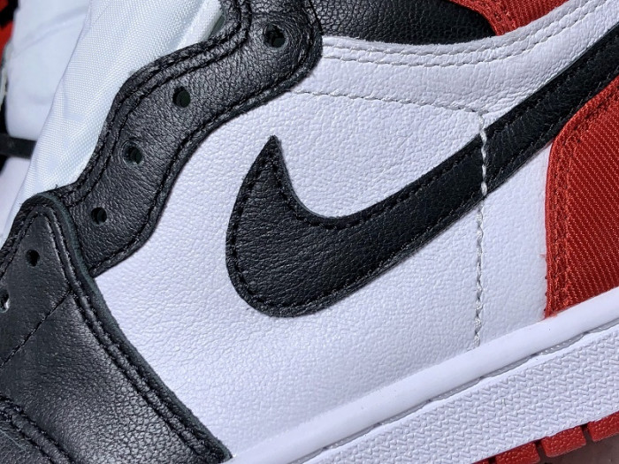 Jordan 1 Retro High Satin Black Toe (W) CD0461-016